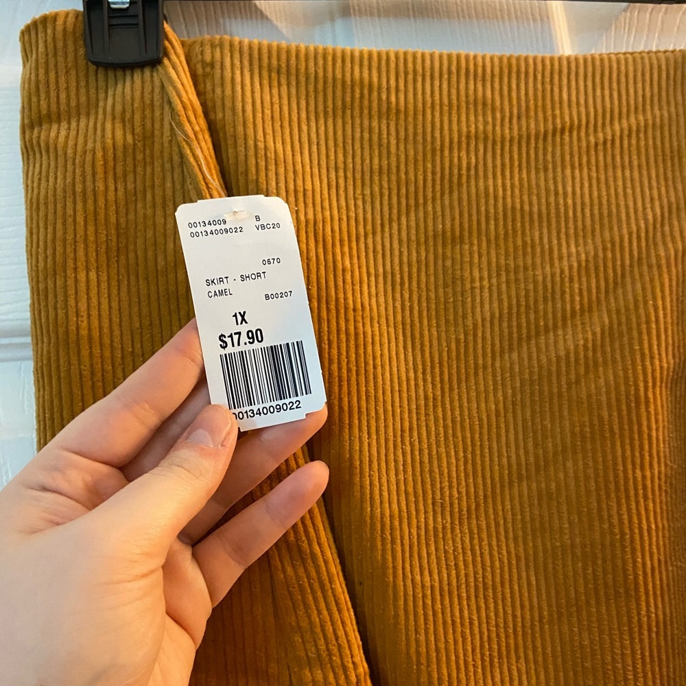 F21 Mini Skirt - Picture 3 of 4